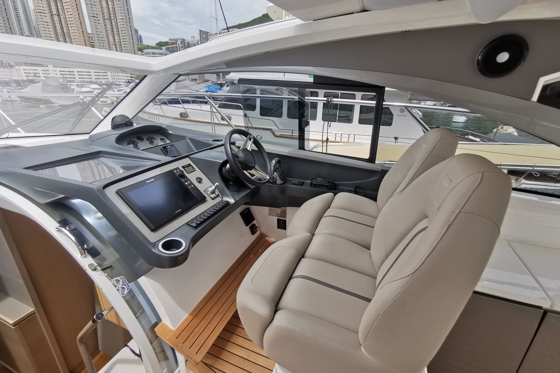 Princess V40 exterior, interior and detail view 5