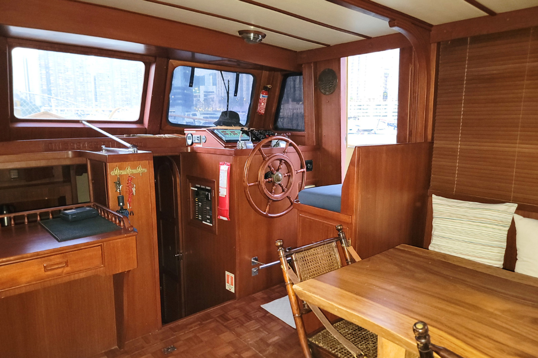 Lady Soko exterior, interior and detail view 4