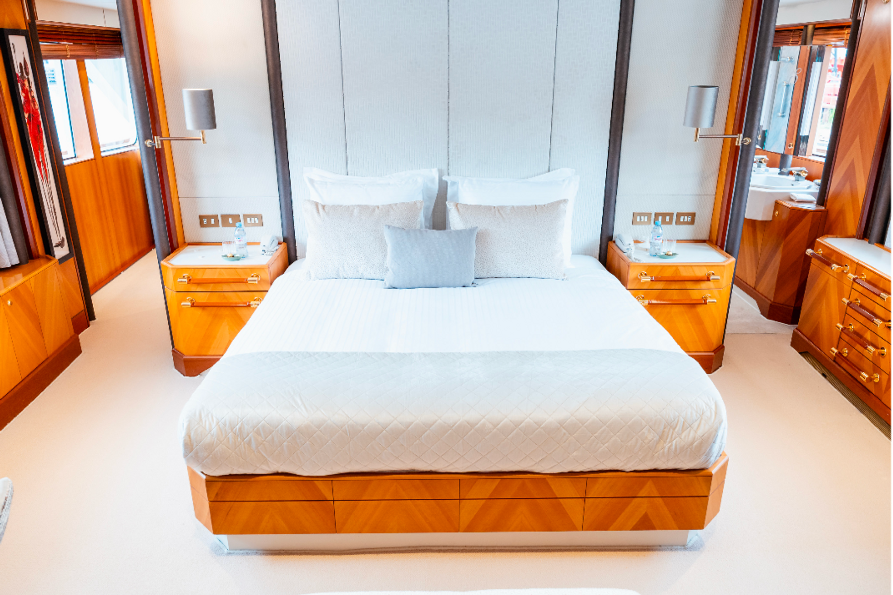 Sheergold charter yacht exterior, interior and amenity view 5