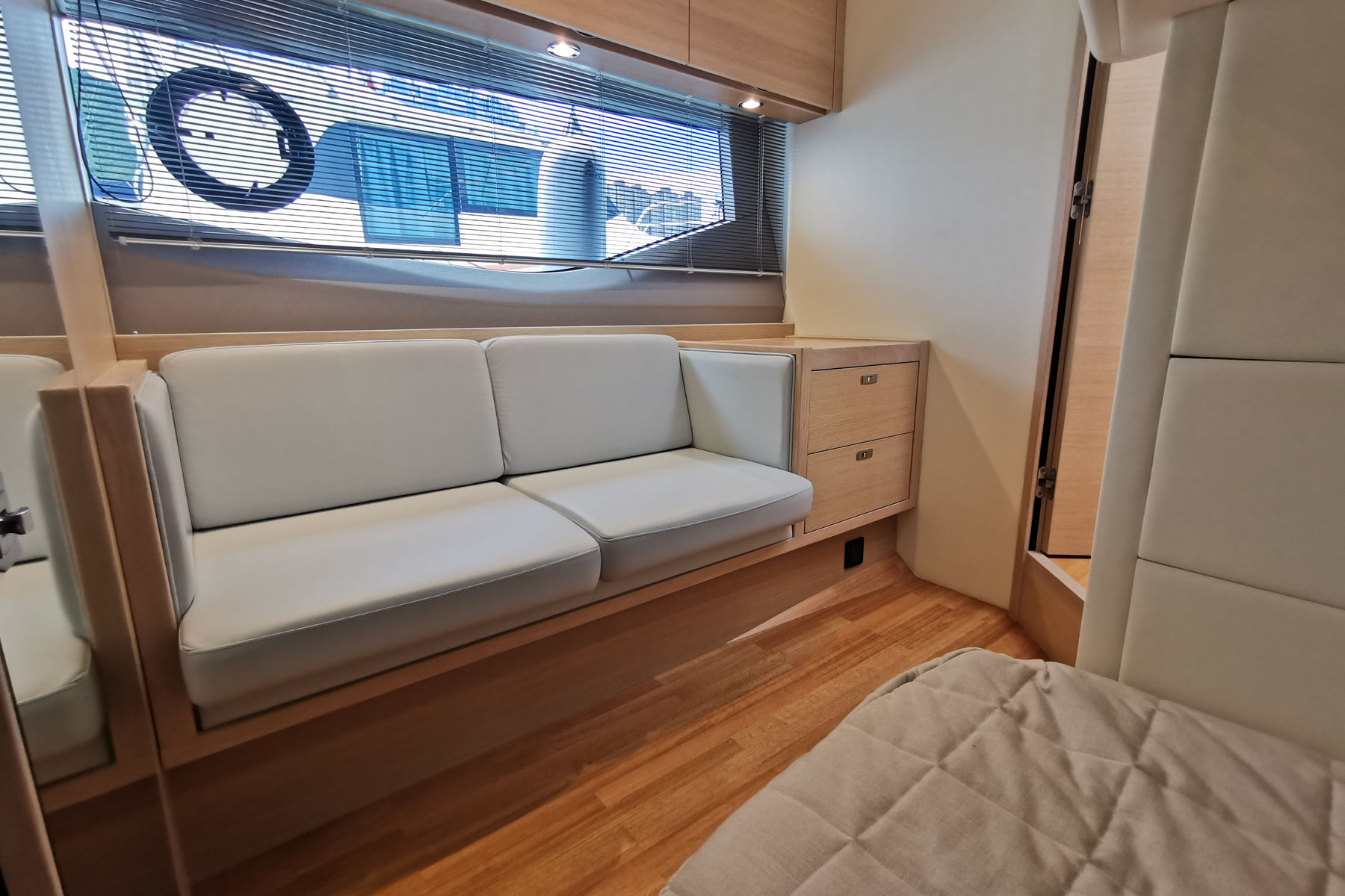 Princess V40 exterior, interior and detail view 12