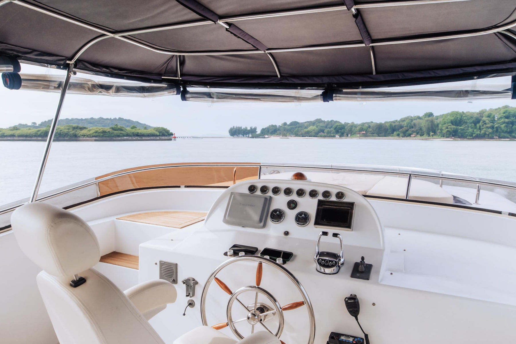 Gypsea exterior, interior and detail view 9