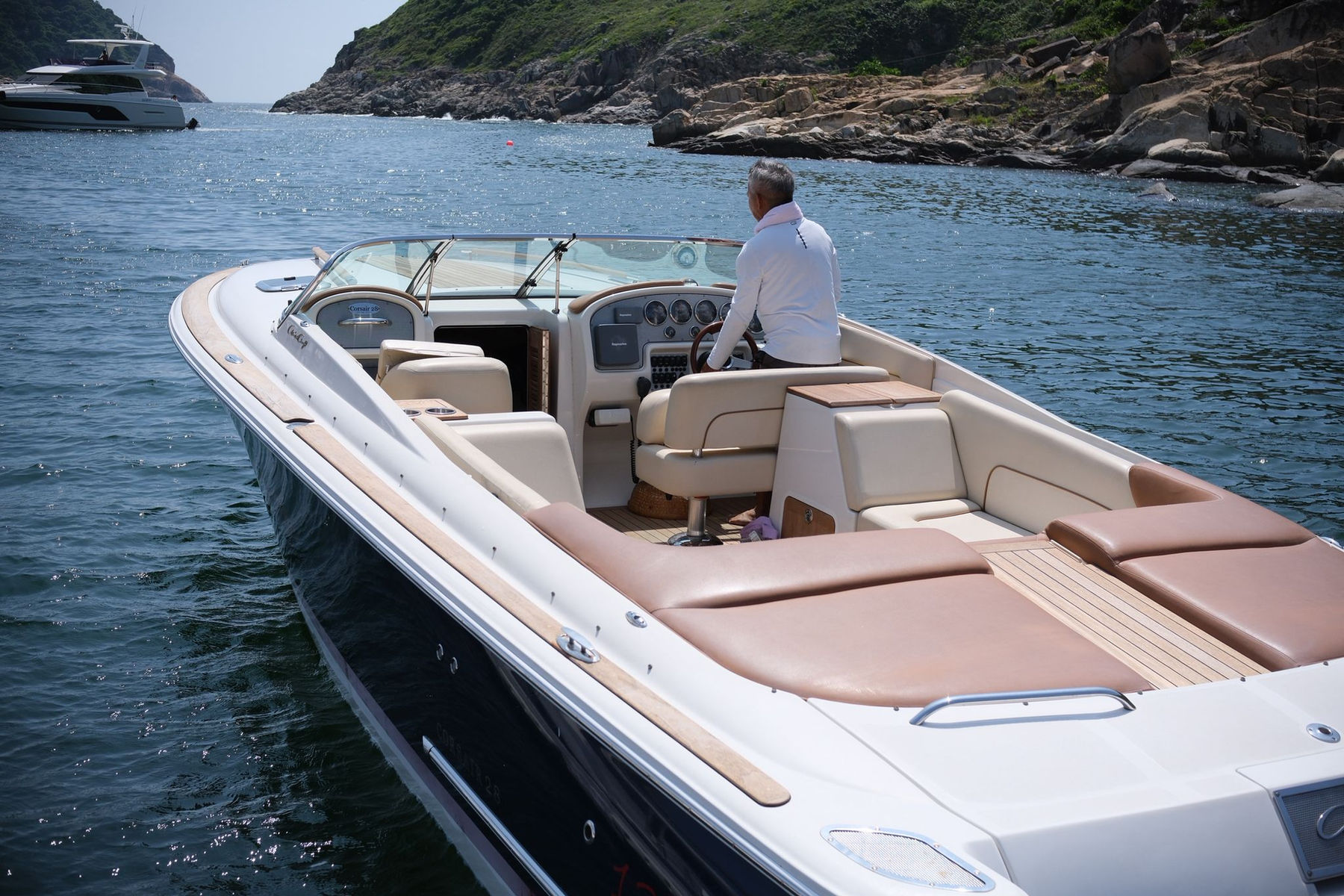 Chris Craft Corsair 28 exterior, interior and detail view 2
