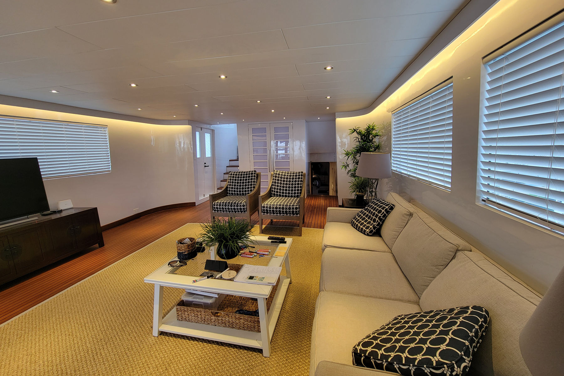 Sun Hing Shing 60 exterior, interior and detail view 3