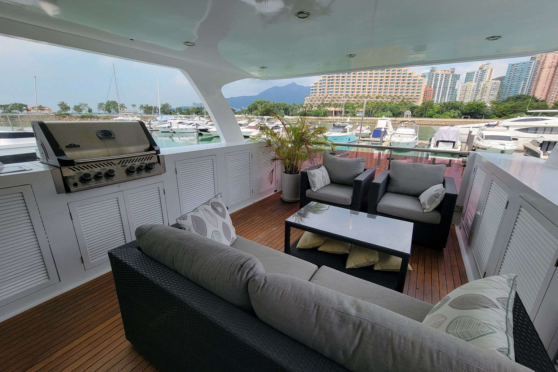 Sun Hing Shing 60 exterior, interior and detail view 2