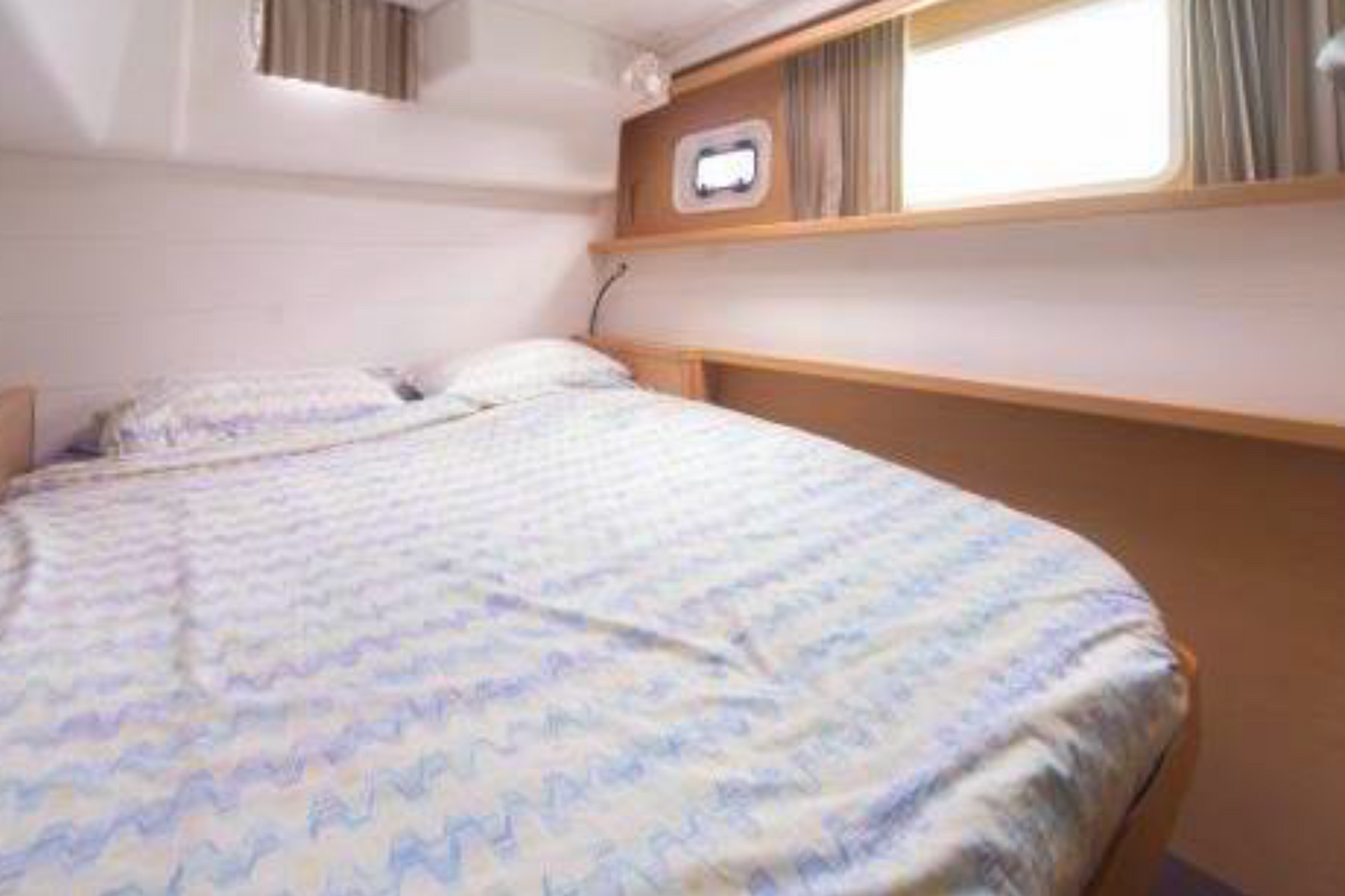 Lagoon 450 exterior, interior and detail view 8