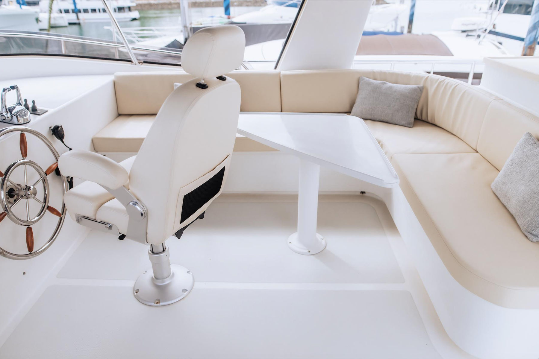 Gypsea exterior, interior and detail view 5