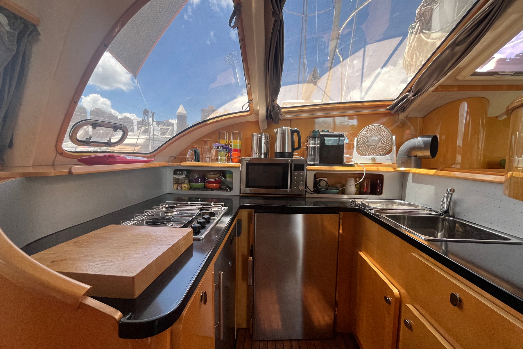 Privilege 495 exterior, interior and detail view 8