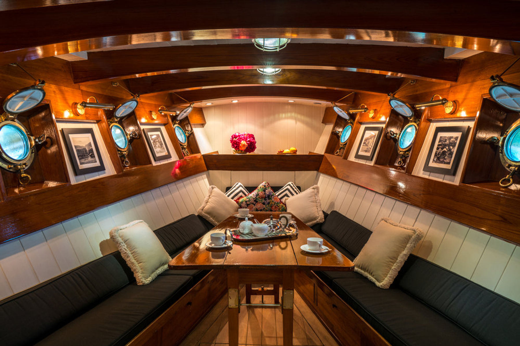 Wayfong charter yacht exterior, interior and amenity view 4