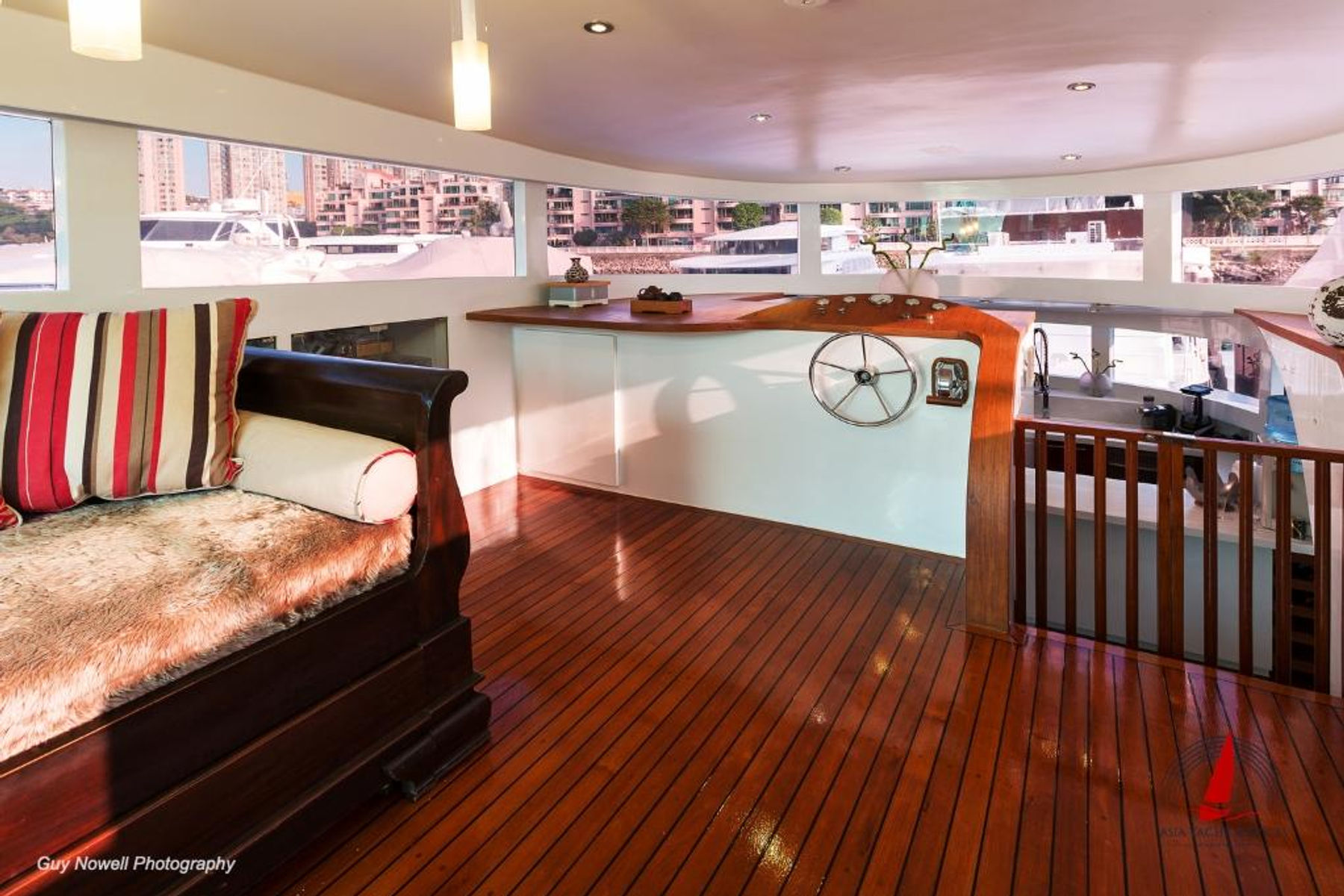 Bondway exterior, interior and detail view 10