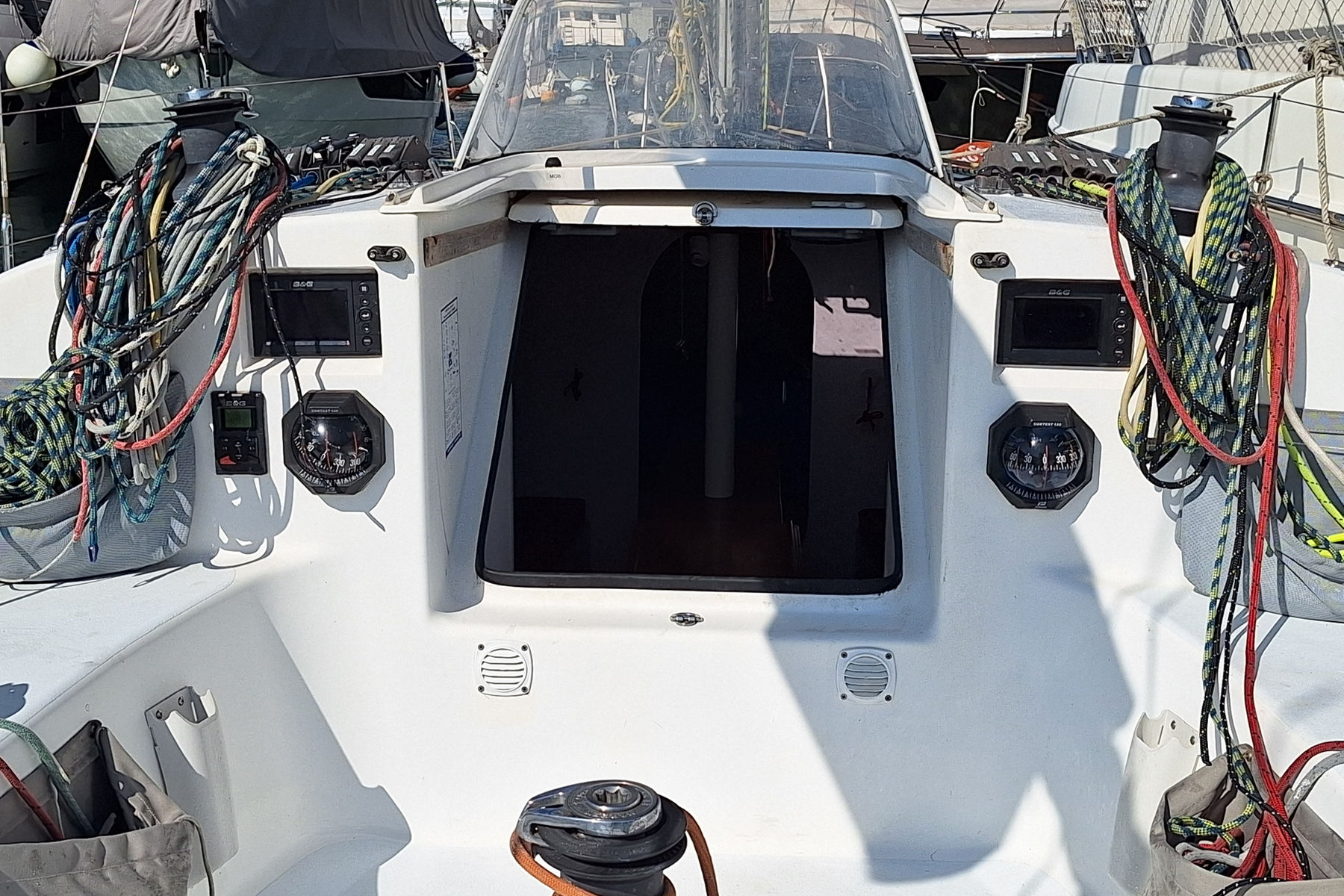 Pogo 10.50 exterior, interior and detail view 6