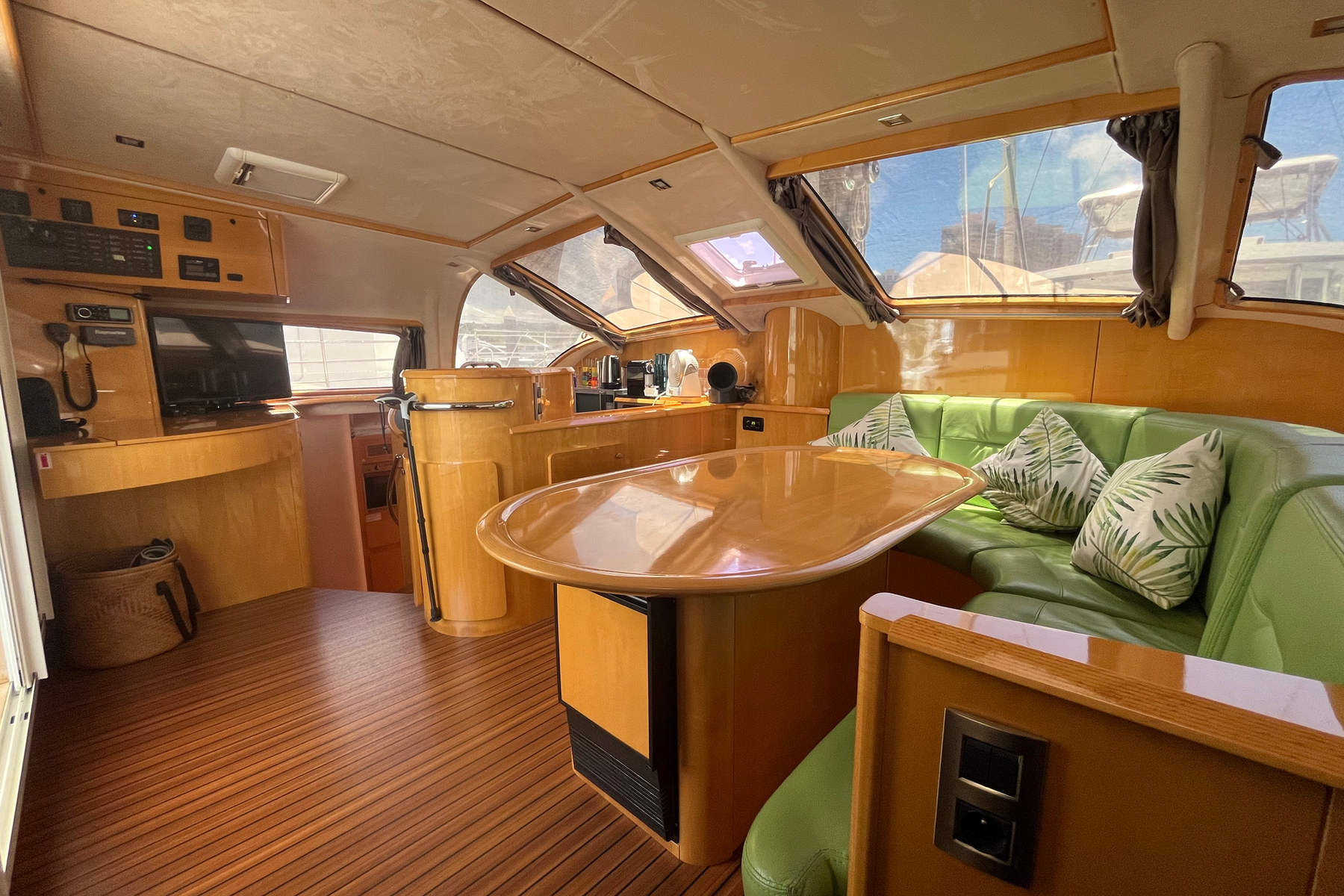 Privilege 495 exterior, interior and detail view 10