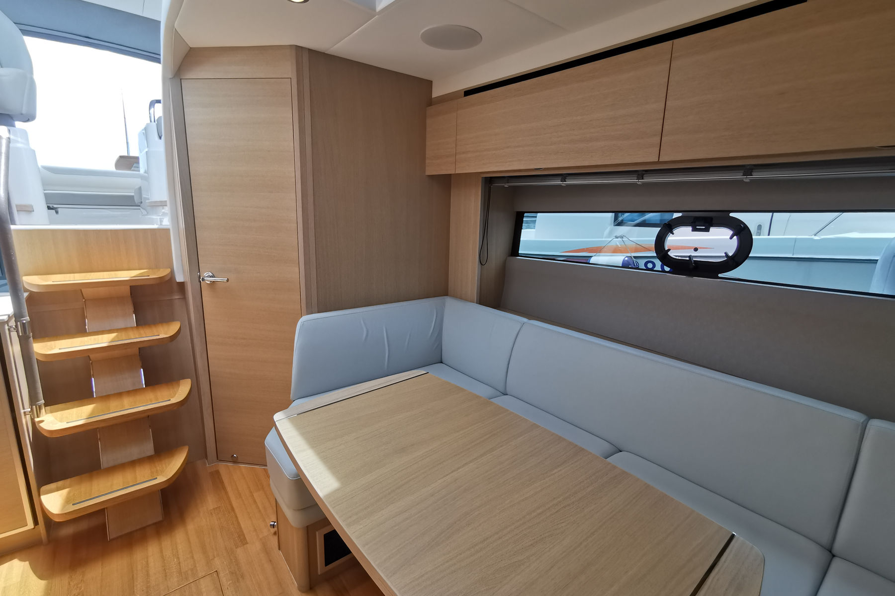Princess V40 exterior, interior and detail view 8