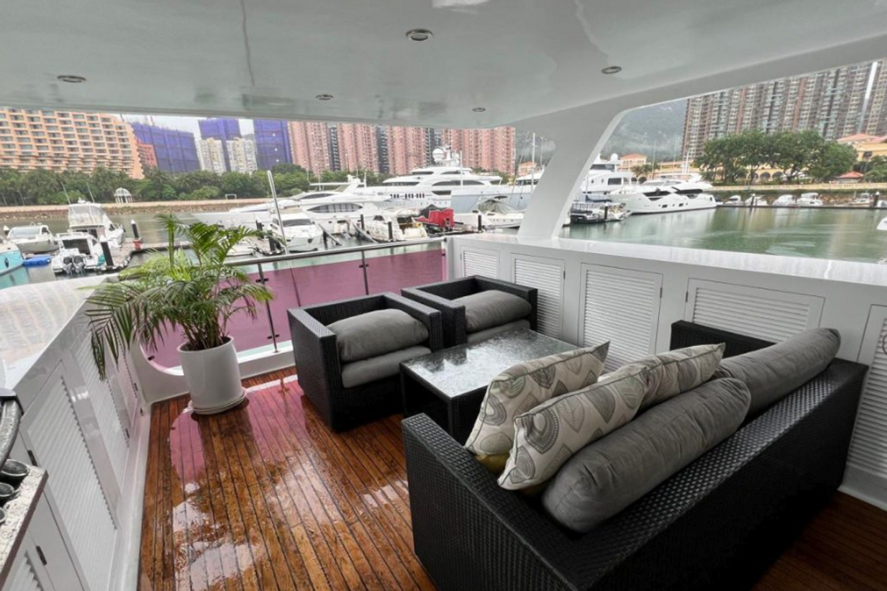 Sun Hing Shing 60 exterior, interior and detail view 1