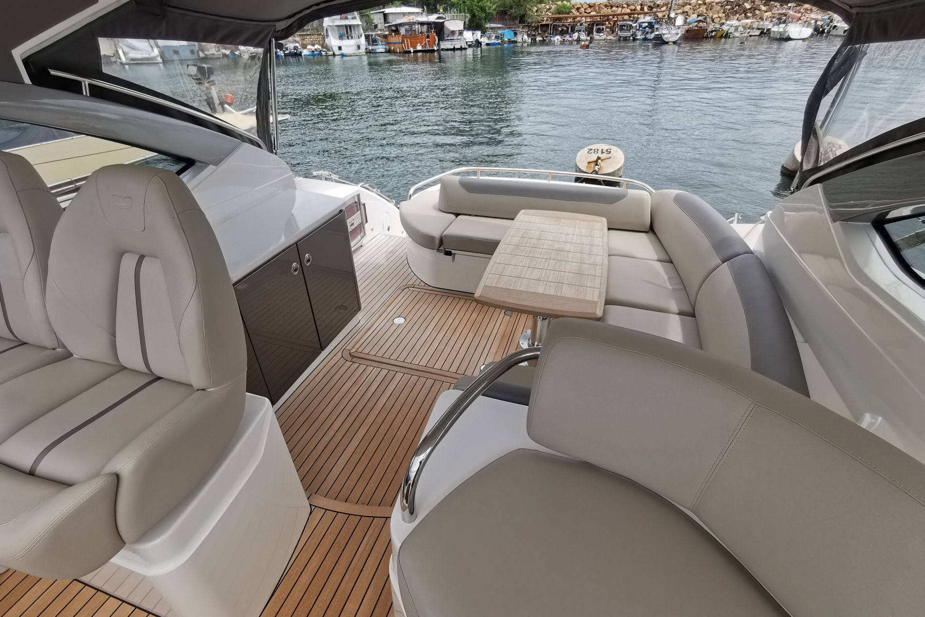 Princess V40 exterior, interior and detail view 4