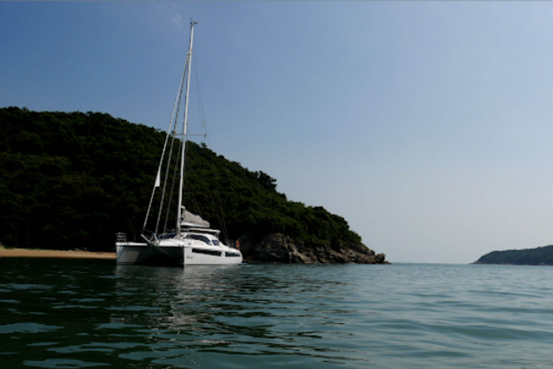 Privilege 495 exterior, interior and detail view 2