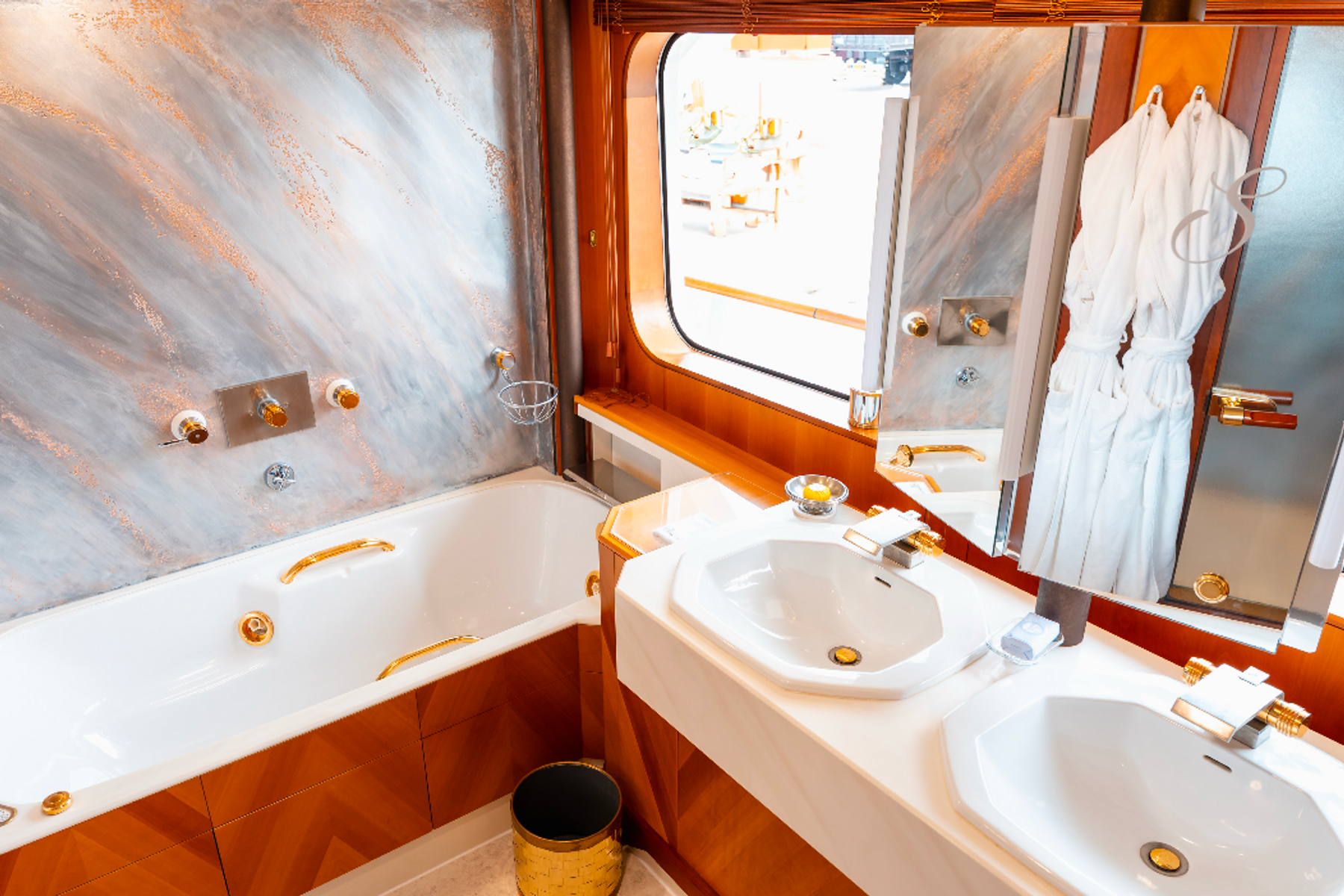 Sheergold charter yacht exterior, interior and amenity view 6