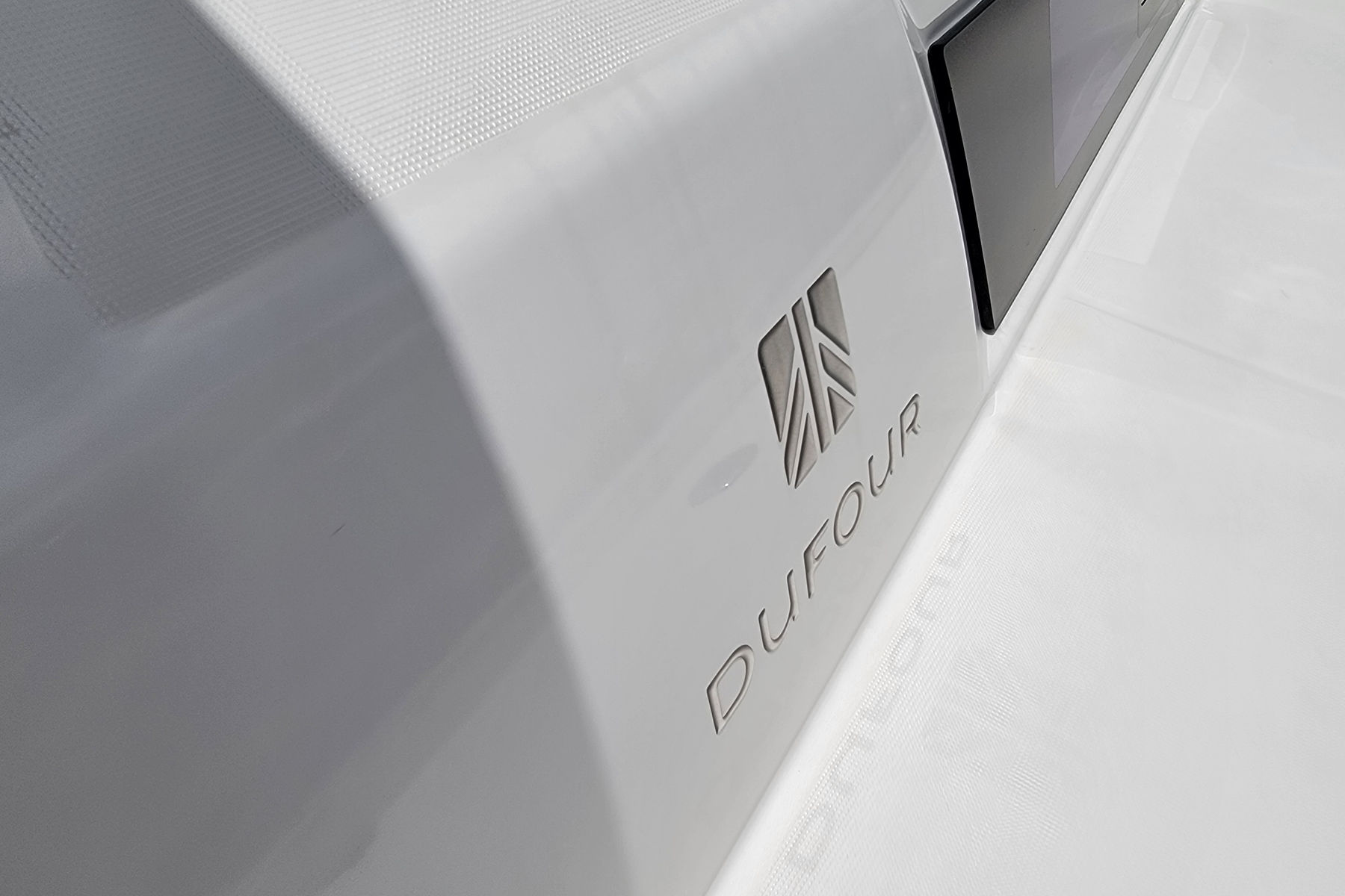 Dufour 41 exterior, interior and detail view 6