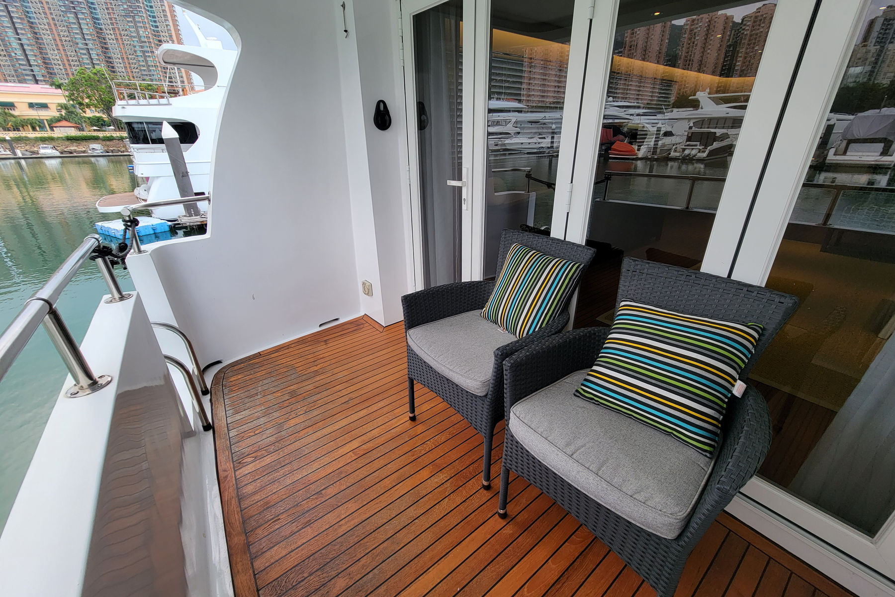 Sun Hing Shing 60 exterior, interior and detail view 7