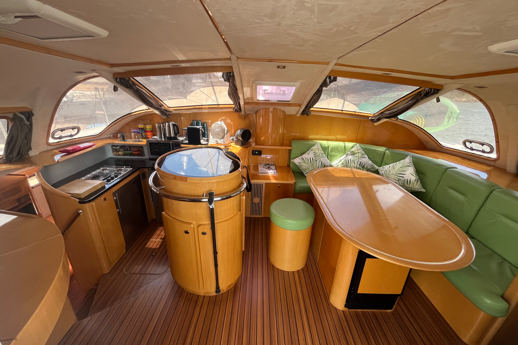 Privilege 495 exterior, interior and detail view 7