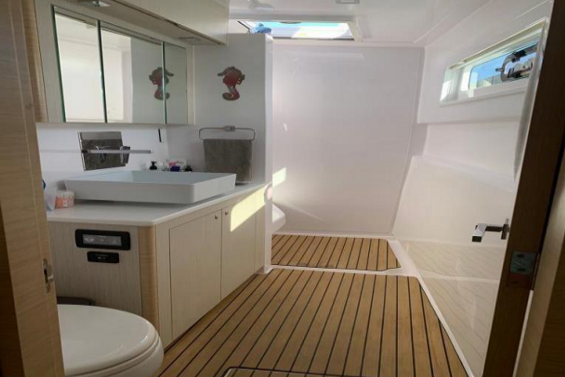 Womble exterior, interior and detail view 12