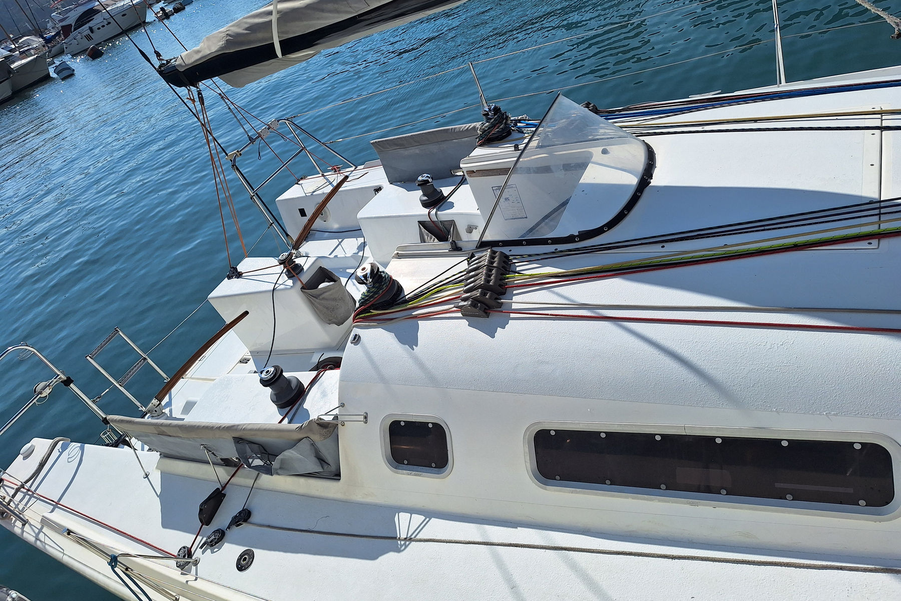 Pogo 10.50 exterior, interior and detail view 7