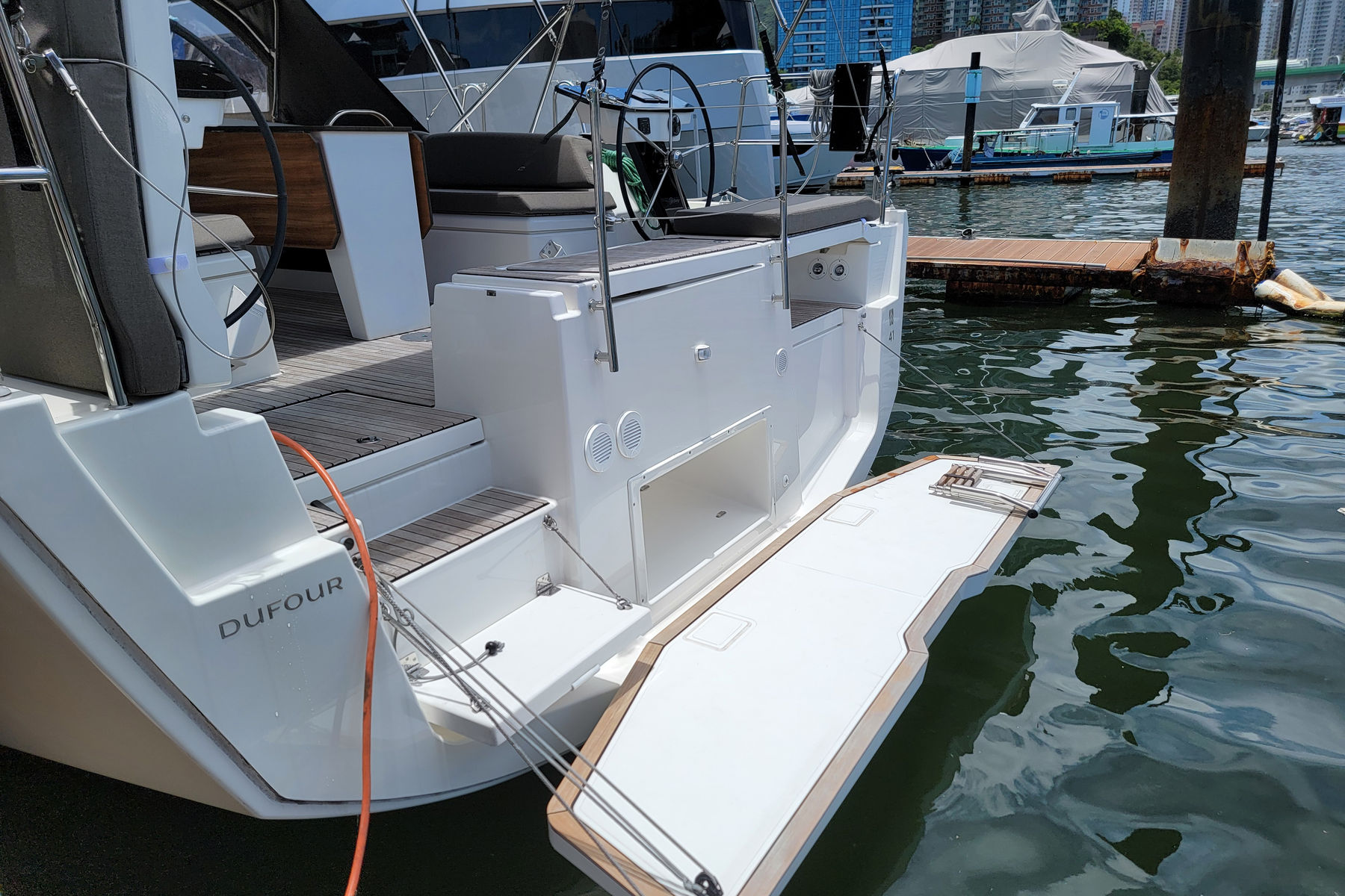 Dufour 41 exterior, interior and detail view 5