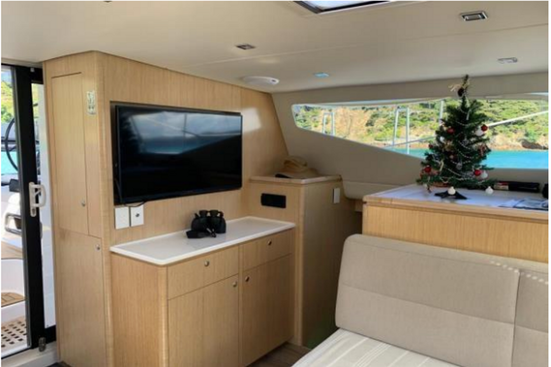 Womble exterior, interior and detail view 5