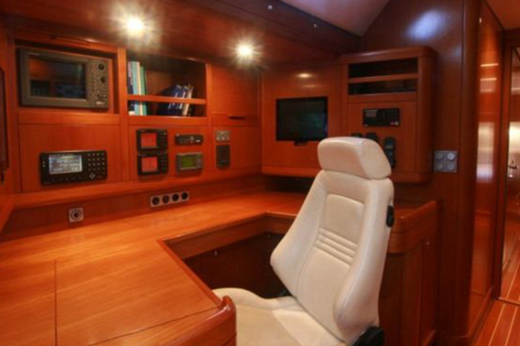 Kallima charter yacht exterior, interior and amenity view 6