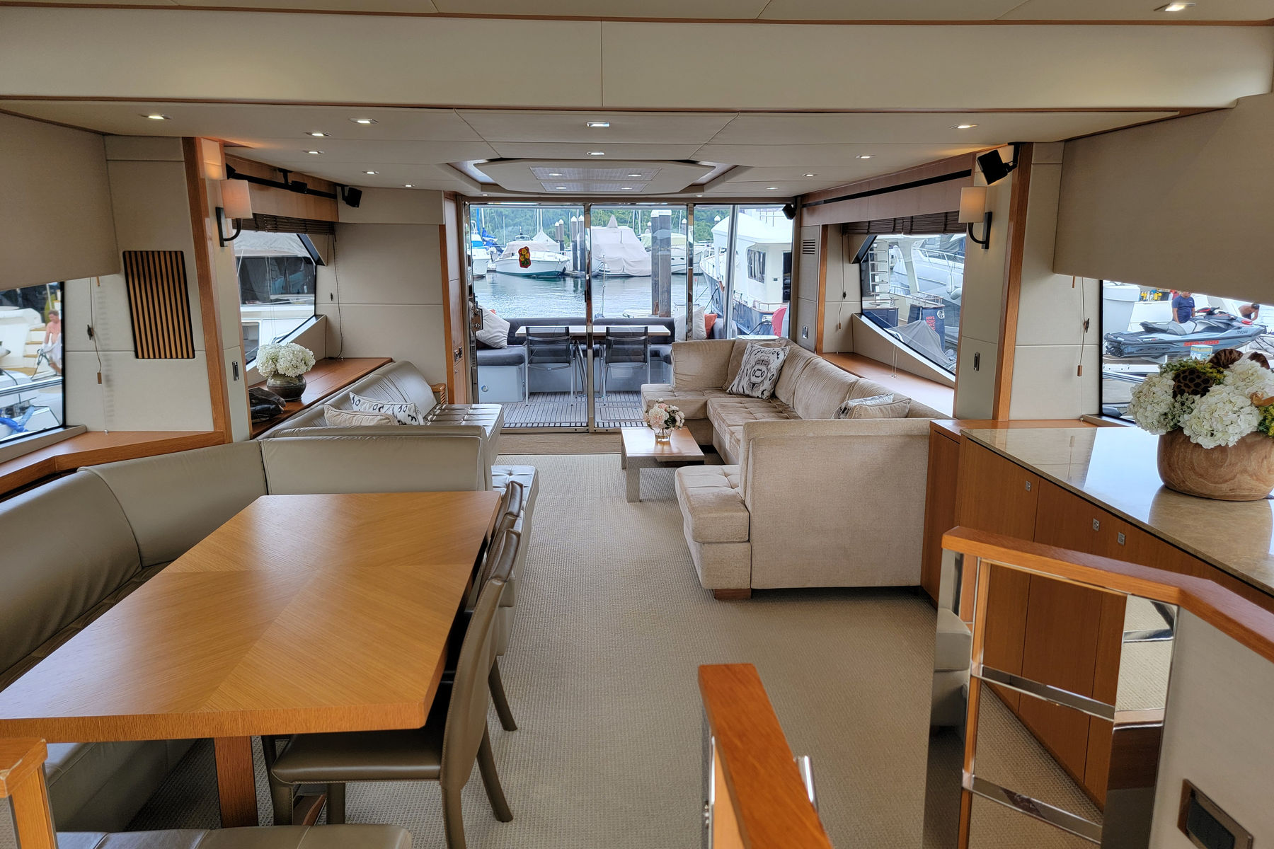 Sunseeker Manhattan 73 exterior, interior and detail view 4