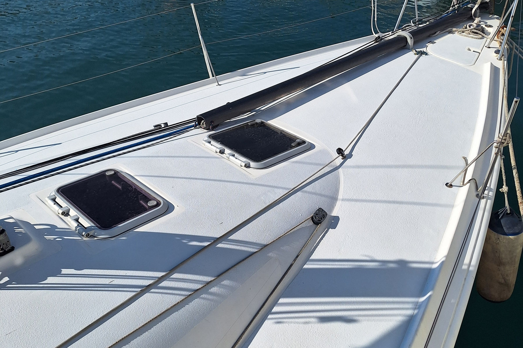Pogo 10.50 exterior, interior and detail view 9