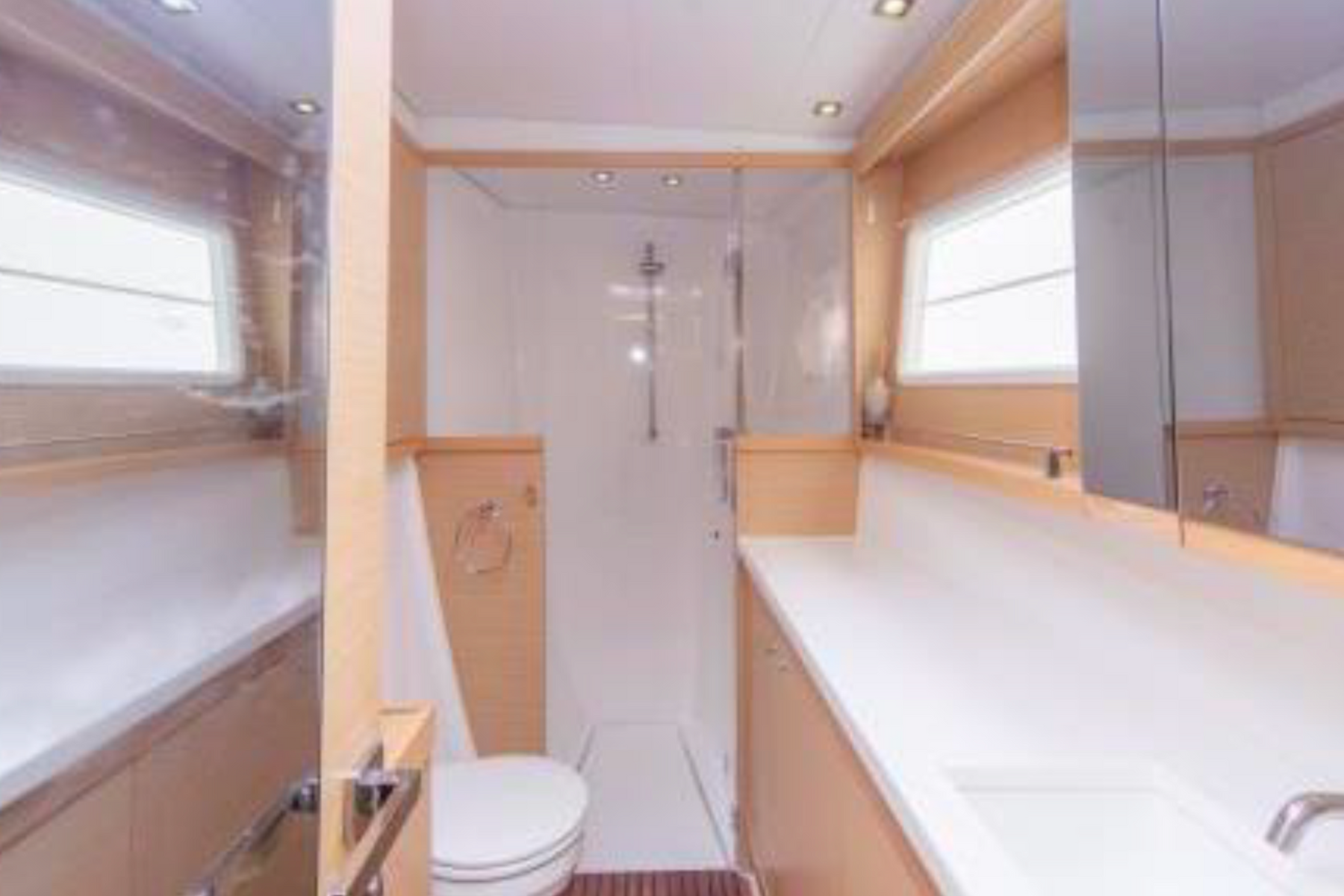 Lagoon 450 exterior, interior and detail view 10