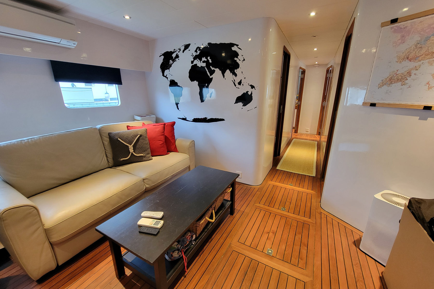 Sun Hing Shing 60 exterior, interior and detail view 5