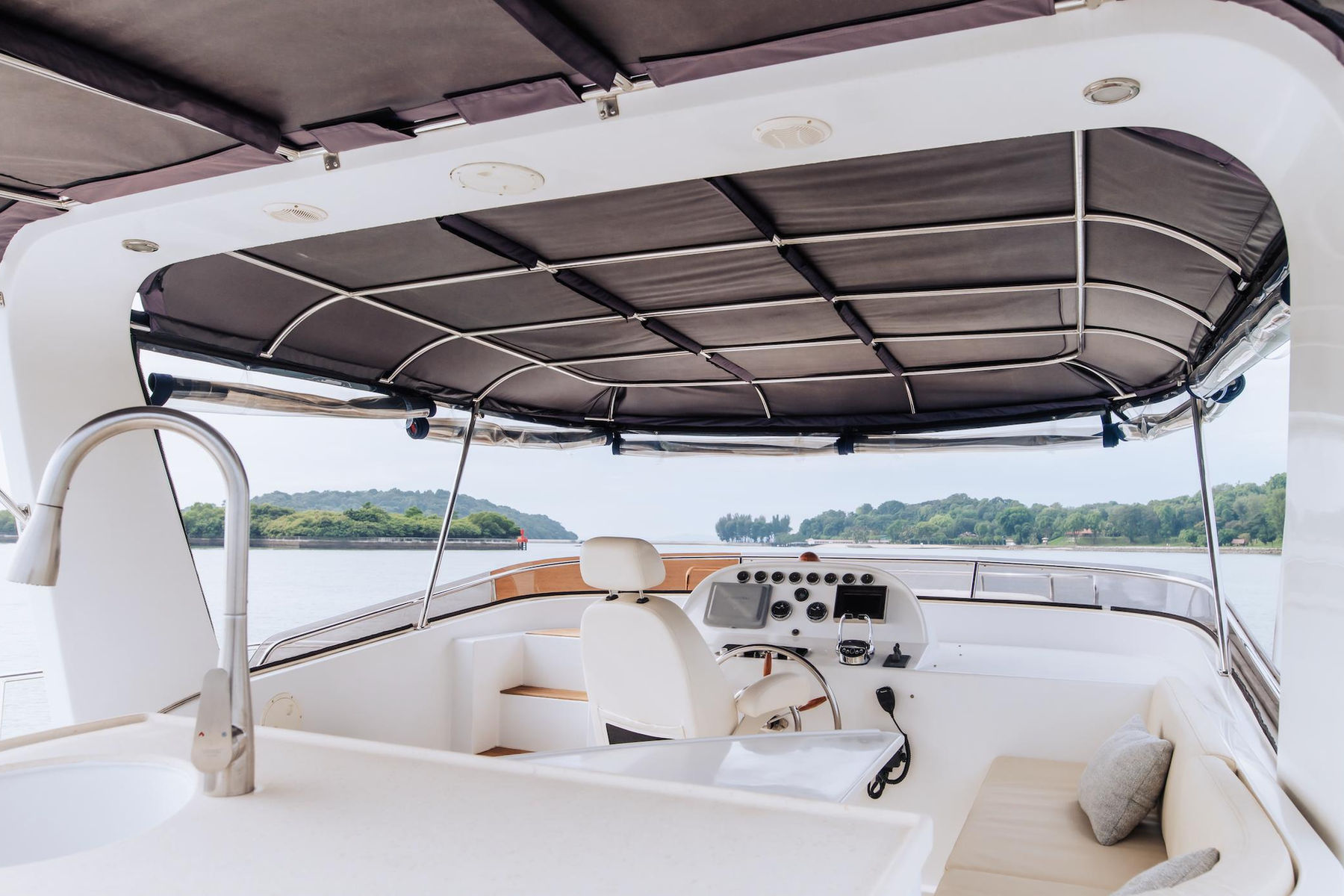 Gypsea exterior, interior and detail view 6